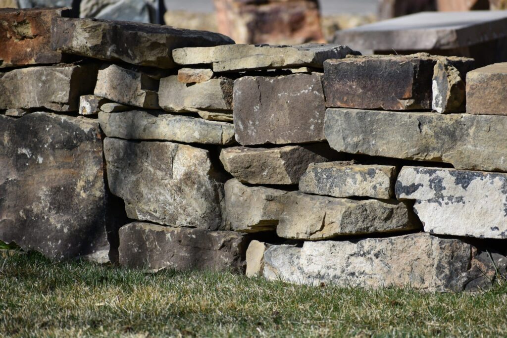 DSC 0218 - Brownstone™ - Walling Rock - Rock Garden